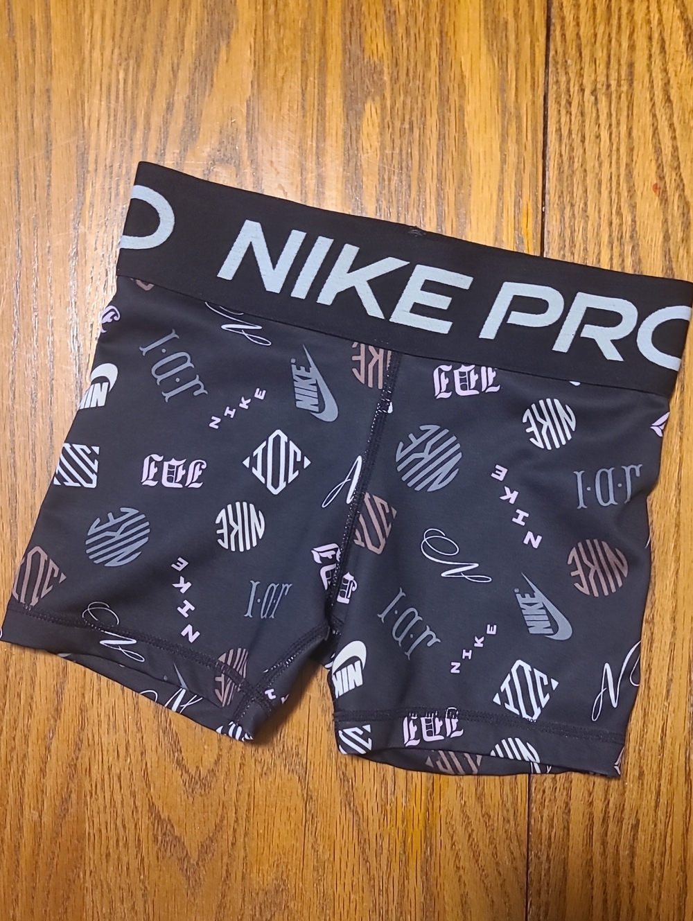 Nike Pro Black Girls' Logo Print Bike Shorts - XS